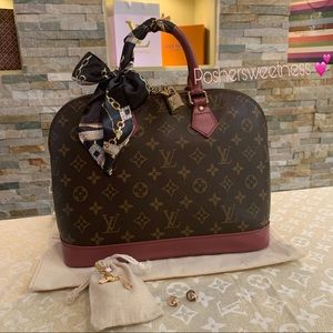 Louis Vuitton Alma Handbag❤️